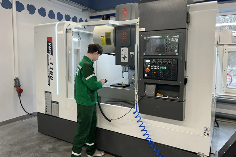 «ЭкоНива» передала высокотехнологичное оборудование колледжу в Воронежской области